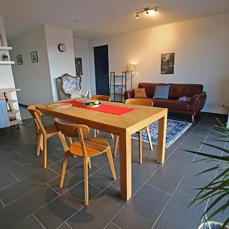 Hunsrueck Valley View With Cedar Sauna Appartement