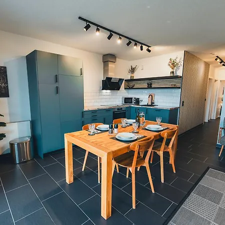 Hunsrueck Valley View With Cedar Sauna Appartement *