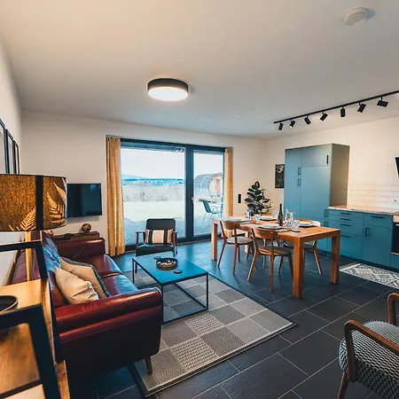 Hunsrueck Valley View With Cedar Sauna Appartement