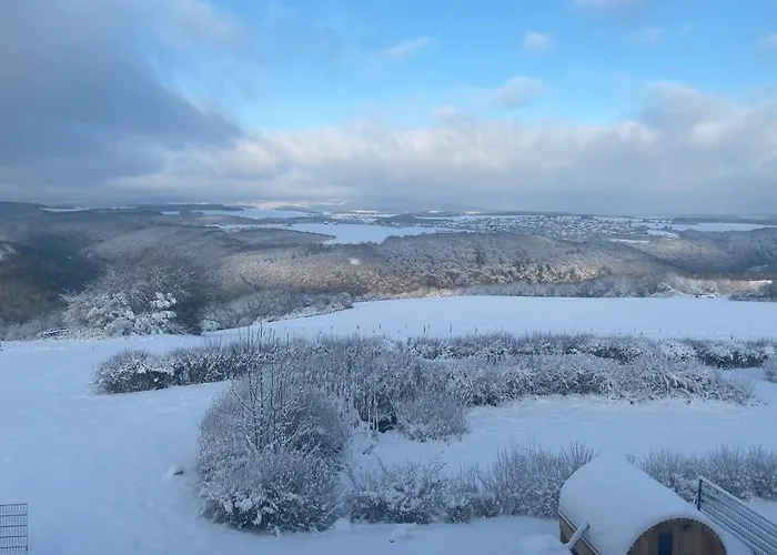 Апартаменты Hunsrueck Valley View With Cedar Sauna Bruschied