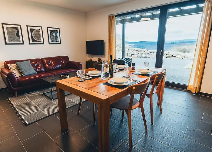 Hunsrueck Valley View With Cedar Sauna Apartamento *